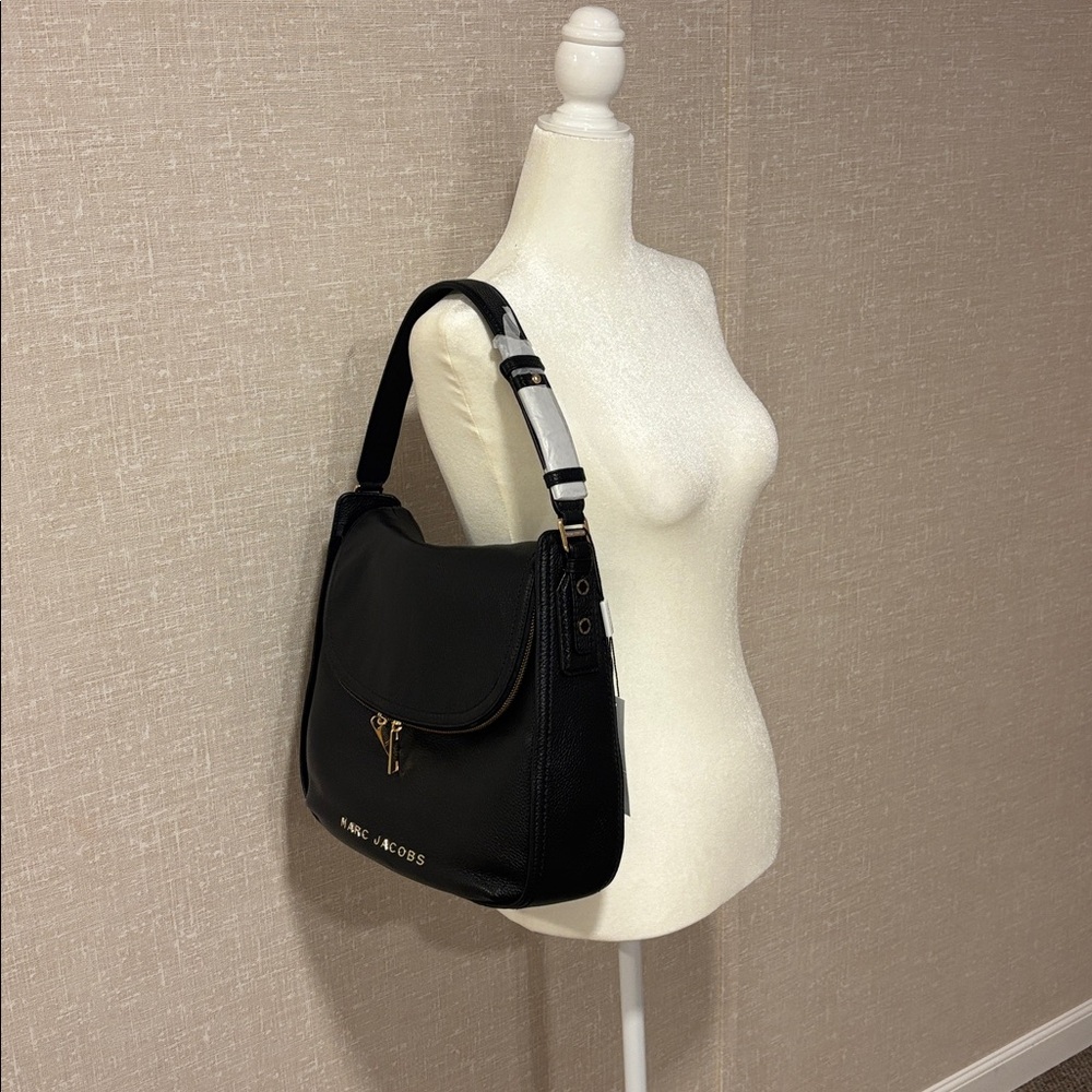 Marc Jacobs Black Pebbled Leather Shoulder Bag with Gold Hardware - Picture 10 of 10